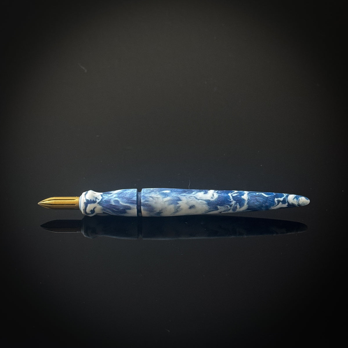 Periwinkle and White Mini Nib Holder