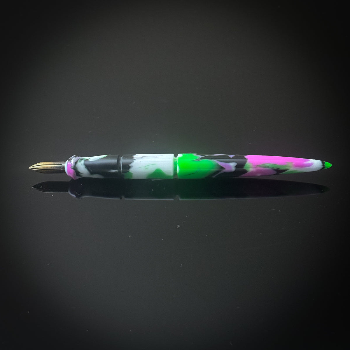 Nuclear Winter Contoured Nib Holder